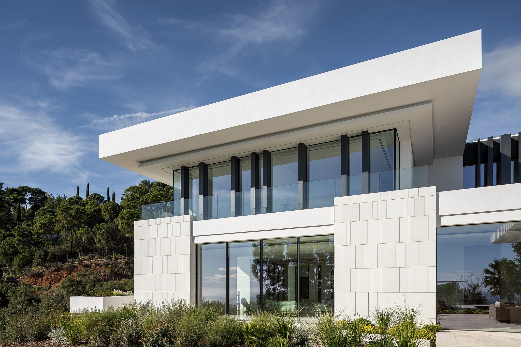 Villa Cullinan dos Tobal Arquitectos em Espanha com produtos Hyline e fotografia de arquitetura Ivo Tavares Studio